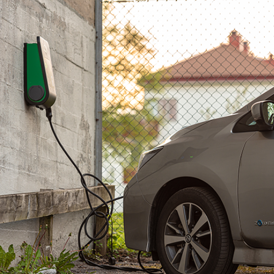 Sorgenfrei laden: So schützen Sie Ihre E-Ladestation